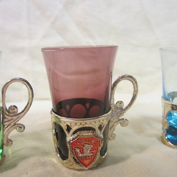 RARE VTG LAS VEGAS SOUVENIR SHOT GLASSES, UNIQUE DESIGN, SET OF 3 - Picture 3 of 8